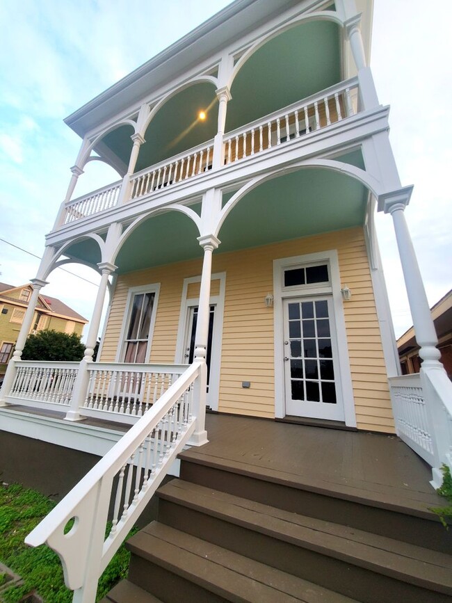 Building Photo - 1801 Church St