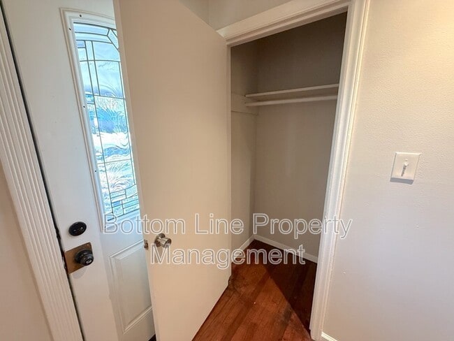 Foto del edificio - 2719 Thornton Rd