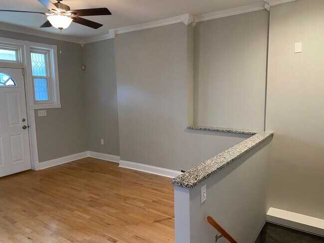 Building Photo - New Rehab in South Hampton!! WITH GARAGE