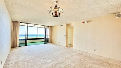 Building Photo - 1600 Ala Moana Blvd