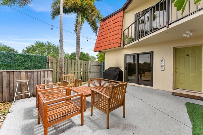 Foto del edificio - 3750 Victoria Dr