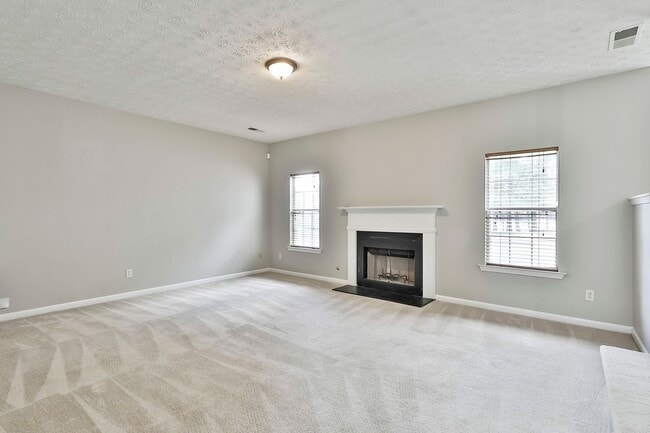 Foto del edificio - 4BR Home with Lake View in Swim Tennis Community