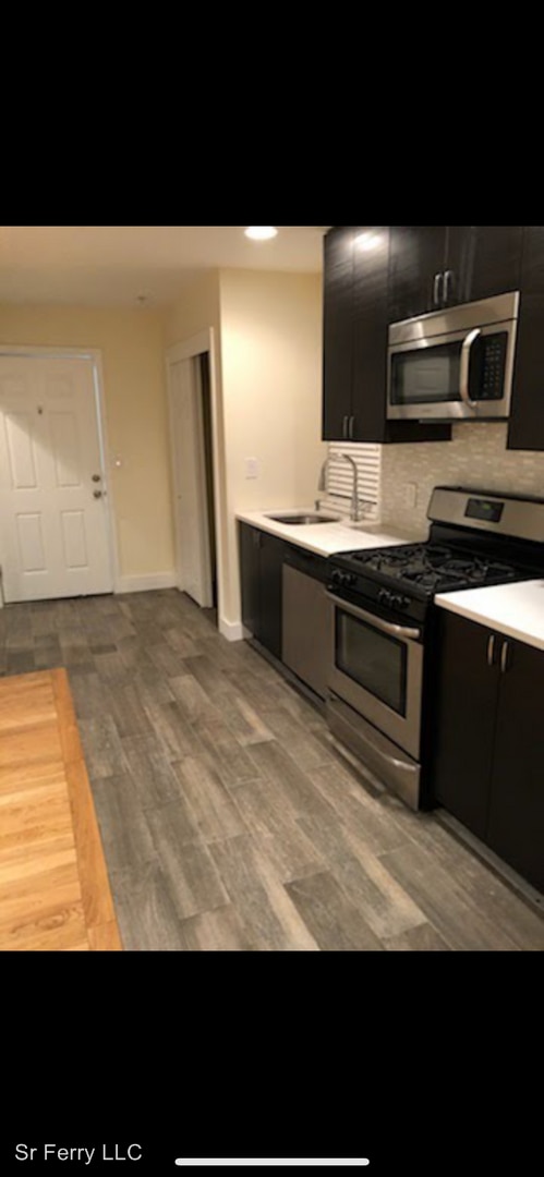 Building Photo - 1 br, 1 bath  - 73-75 Ferry Street