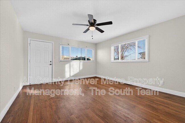 Building Photo - 69 Del Mar Cir