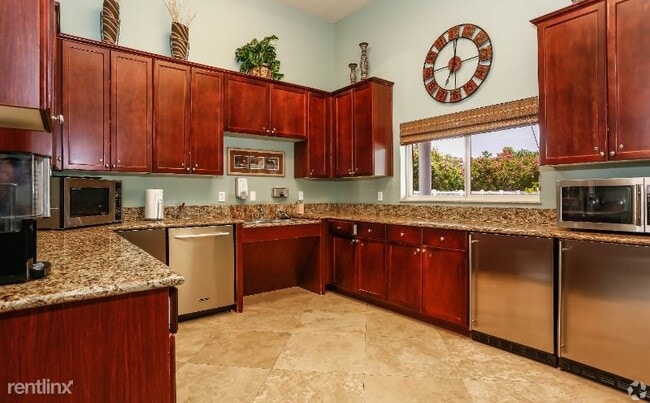 Building Photo - 665 Short Hills Ln