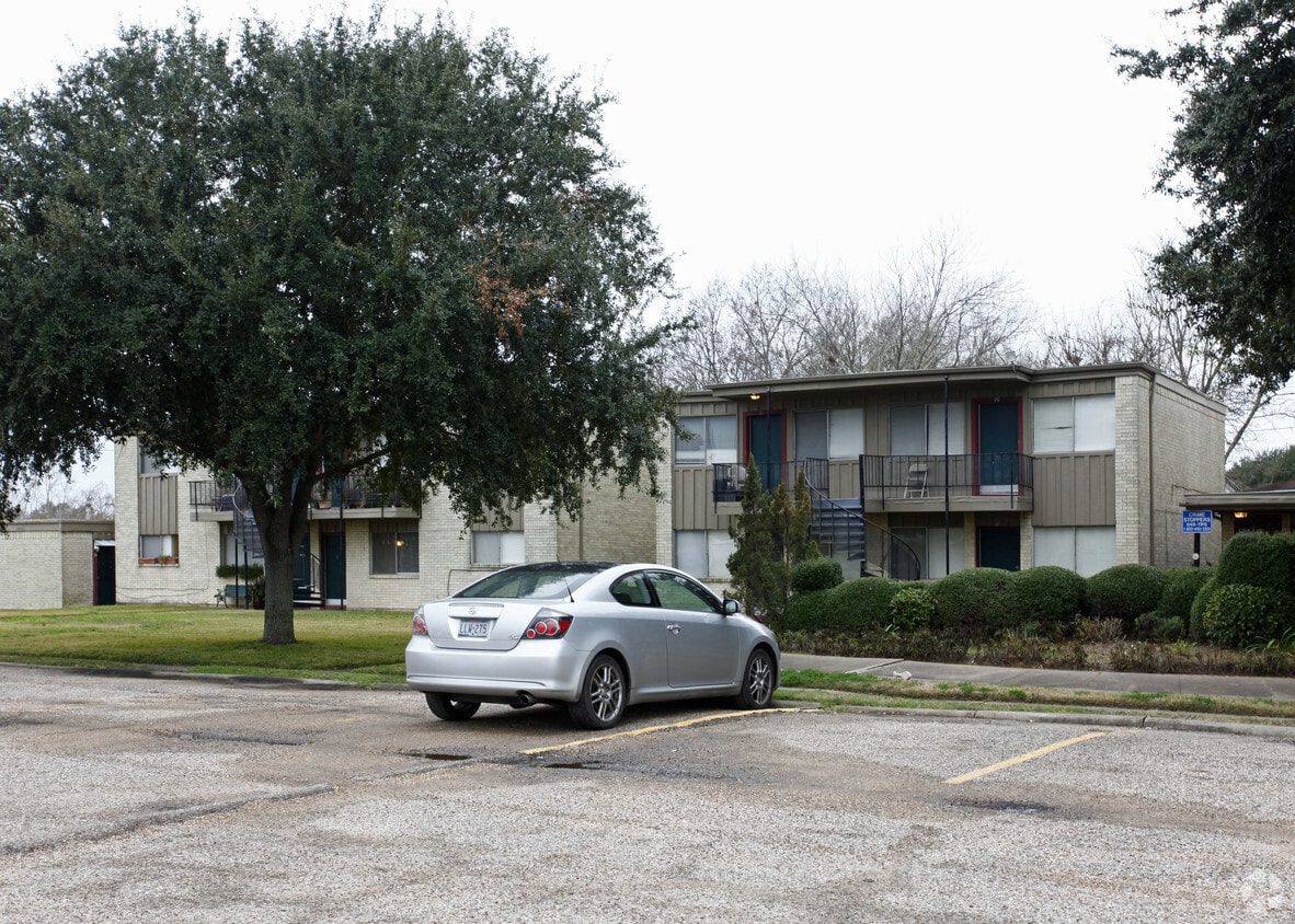 Building Photo - Kaysie Court Apartments