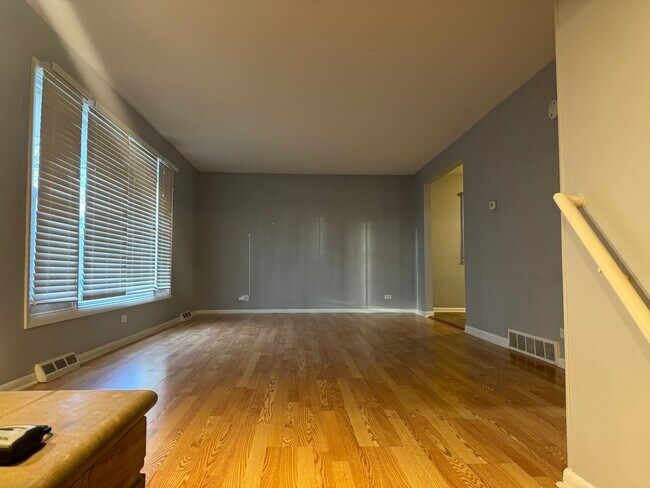 Building Photo - 16301 Cottage Grove Ave