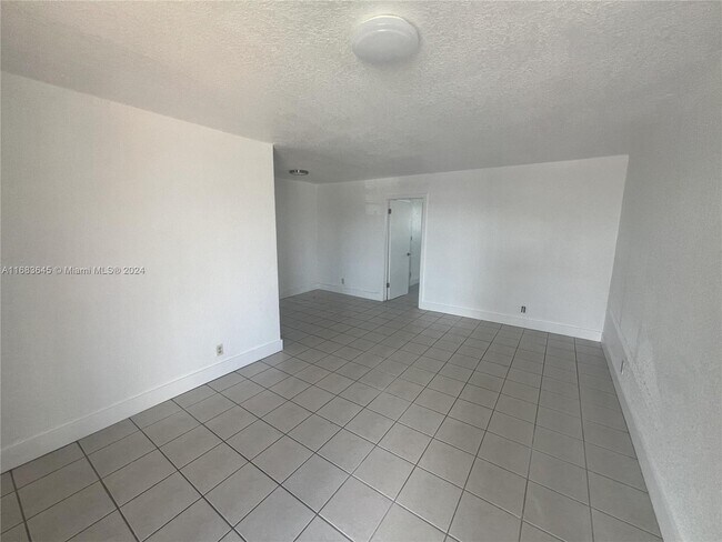 Building Photo - 9375 SW 40th Terrace
