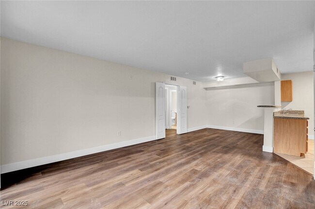 Foto del edificio - 5055 W Hacienda Ave