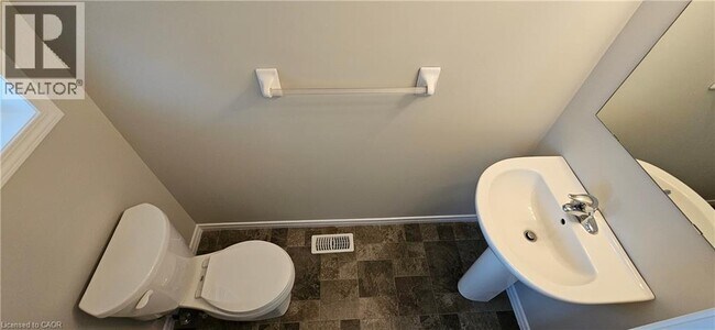 Building Photo - 50 Pinnacle Dr