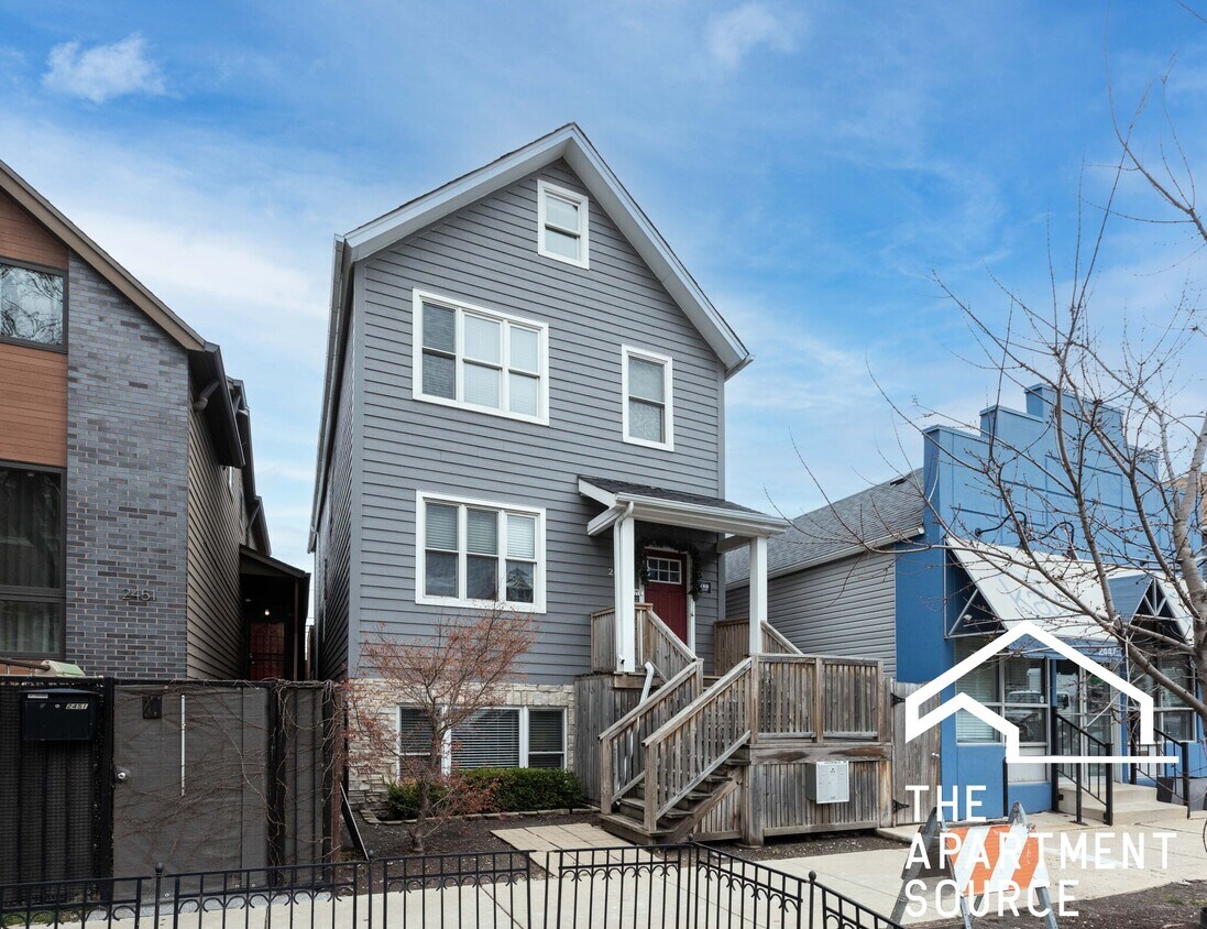 Primary Photo - 2449 N Ashland Ave