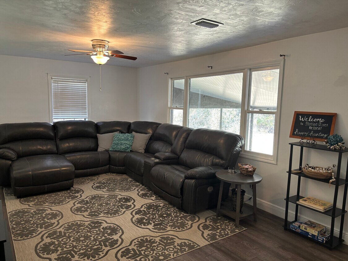 Primary Photo - 13990 NE 70th Ter