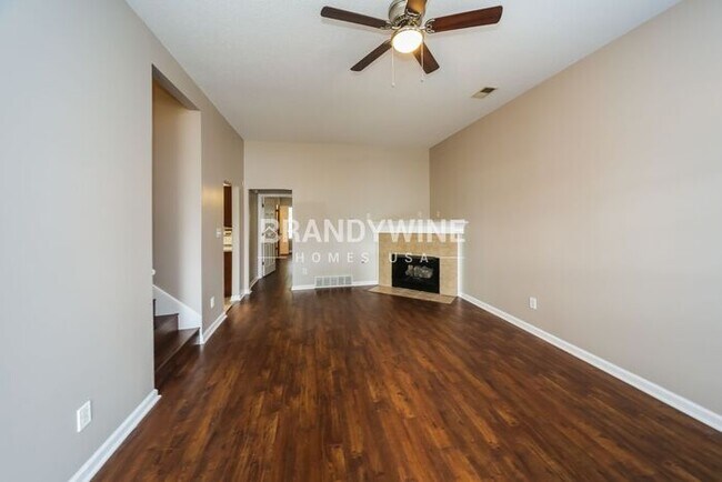 Building Photo - Beautiful 3BR with Car Garage! Opportunity...