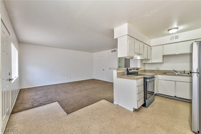 Building Photo - 1810 Bartoli Dr