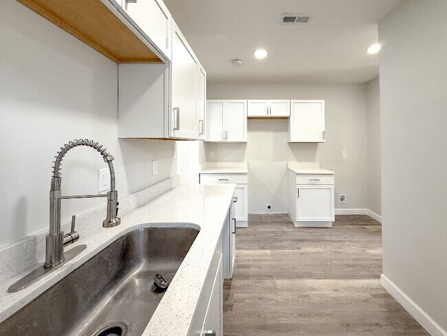Foto del edificio - 1506 Dawson St