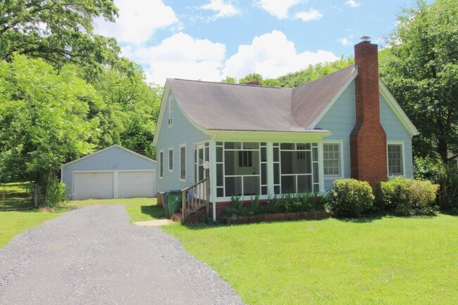 Building Photo - Charming 3 bedroom in Commonwealth!