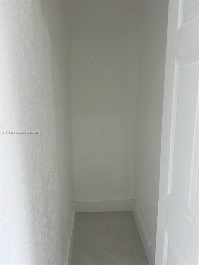Building Photo - 511 NW 133rd St
