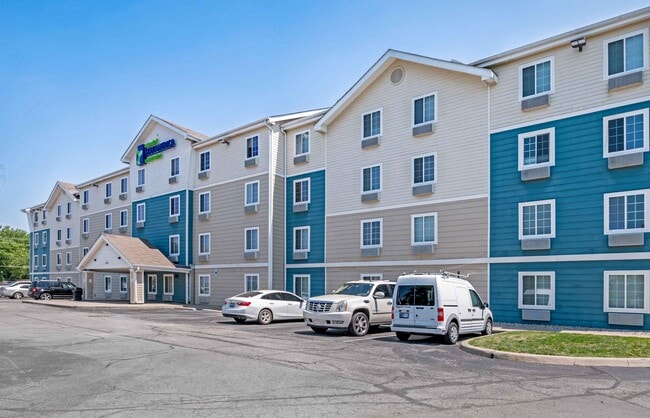 Building Photo - Furnished Studio-Indianapolis - Lawrence