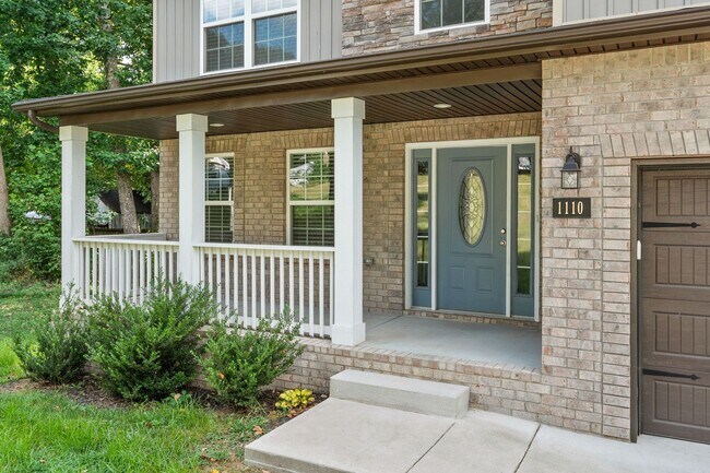 Building Photo - Pet Friendly Four Bedroom!