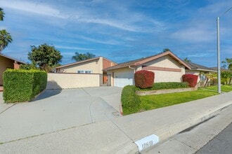 Building Photo - 10818 La Fonda Cir