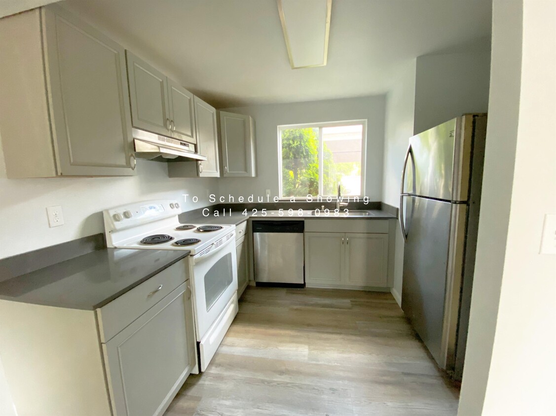 Primary Photo - 10334 15th Ave Ct E