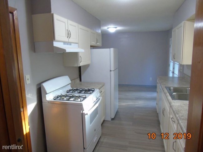 Building Photo - 3 br, 2 bath House - 221 South Bridge