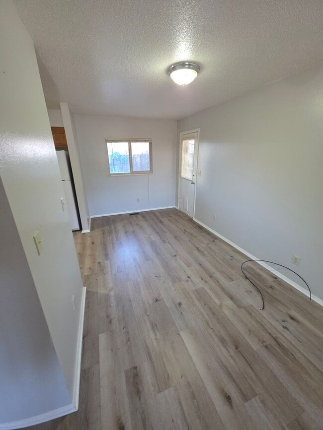 Building Photo - Awesome 3 bed 2 bath home!!!
