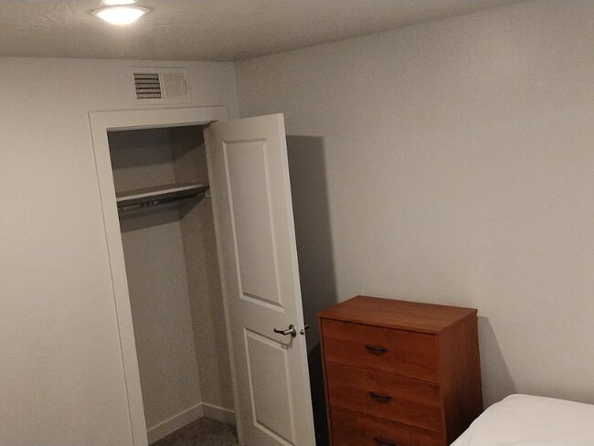 Foto del edificio - 1167 E Telegraph St