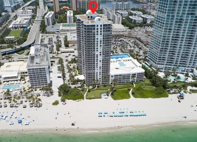 Building Photo - 16711 Collins Ave