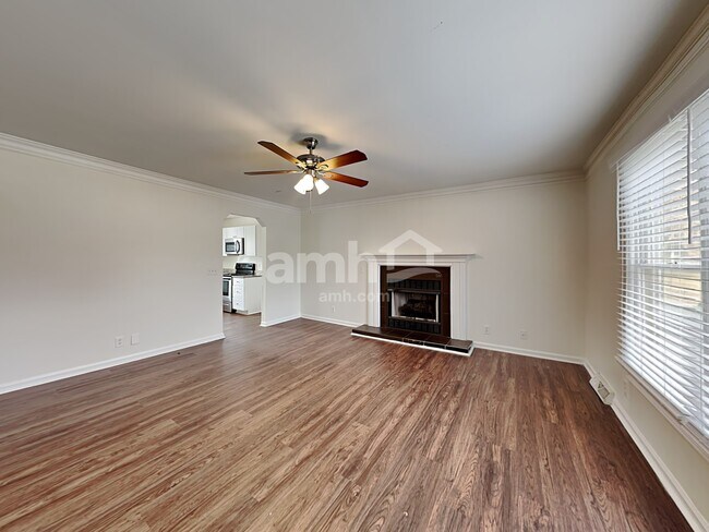 Foto del edificio - 204 Hardwood Road