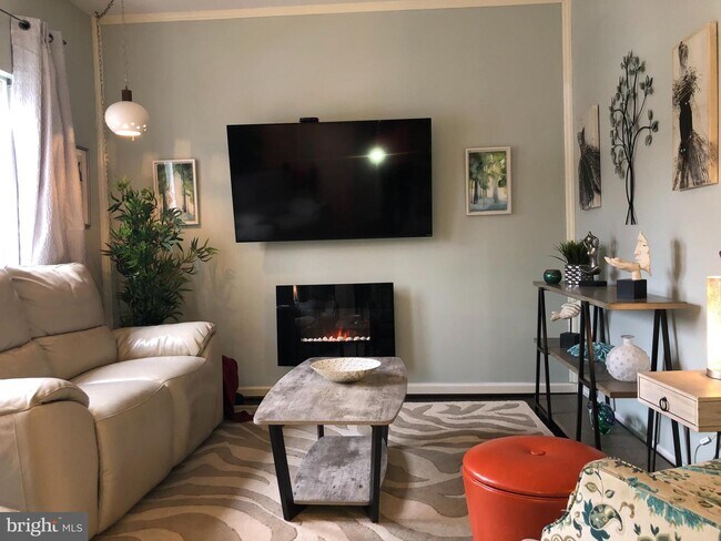 Foto del edificio - 9404 Birchwood Ct W