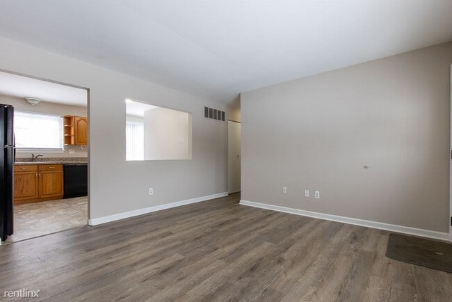 Building Photo - 3 br, 1 bath House - 4335 Crestdale Ave