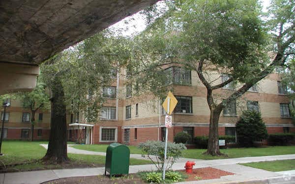 Building Photo - 1360 W Touhy Ave