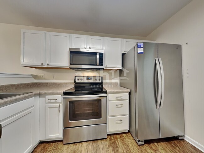 Foto del edificio - 7005 Sunman Rd