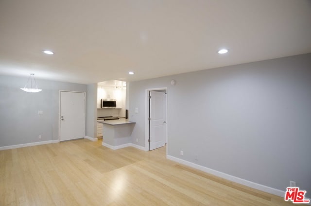 Building Photo - 525 S Ardmore Ave