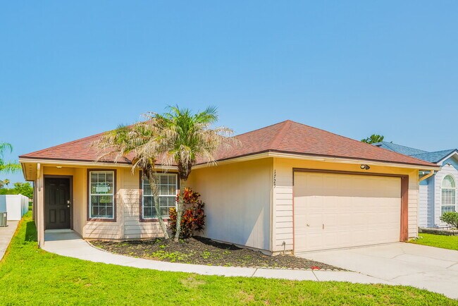 Foto del edificio - 1723 Ashwood Cir