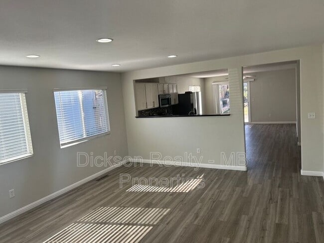 Building Photo - 7760 Key Largo Dr