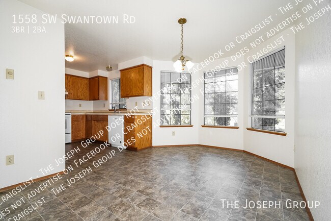 Building Photo - 1558 SW Swantown Rd