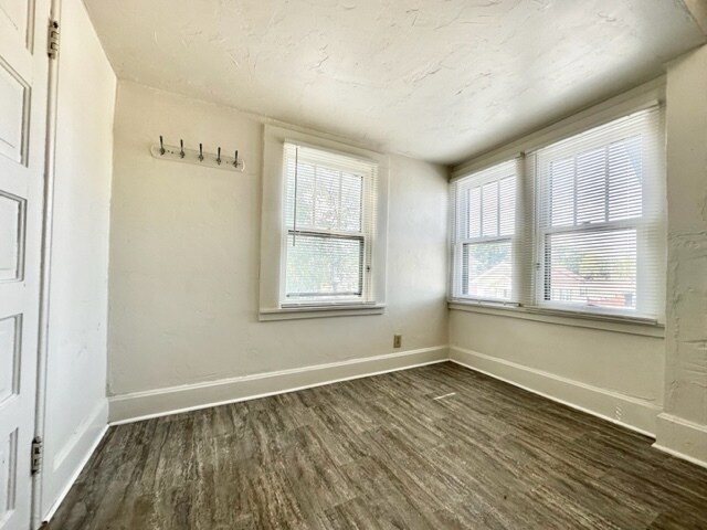 Building Photo - 202 S Webster Ave