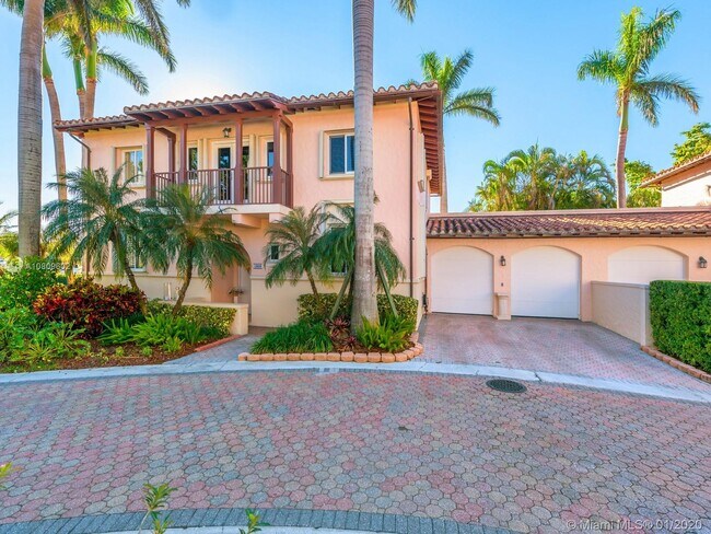 Building Photo - 13658 Deering Bay Dr