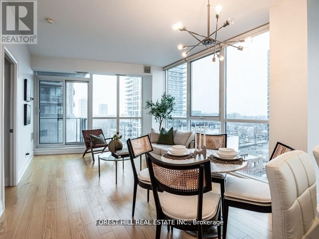 Photo du bâtiment - 530 St Clair Ave W