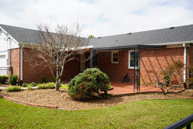 Building Photo - 735 Fisk Rd