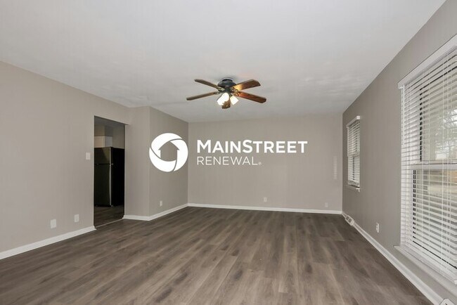 Foto del edificio - 3 Bedroom Pet-Friendly Home in CRYSTAL CITY, MO with Main Street Renewal
