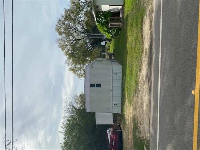 Building Photo - 3/2 mobile home.  Limited Mobile homes left!