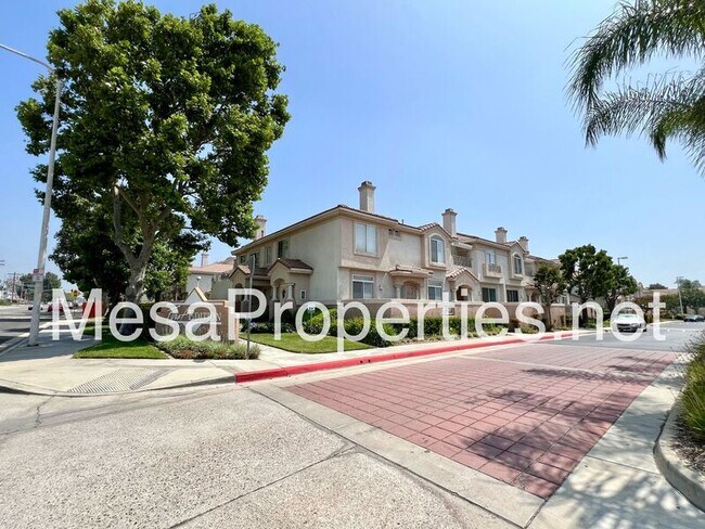 Foto del edificio - 1042 N. Turner Ave.
