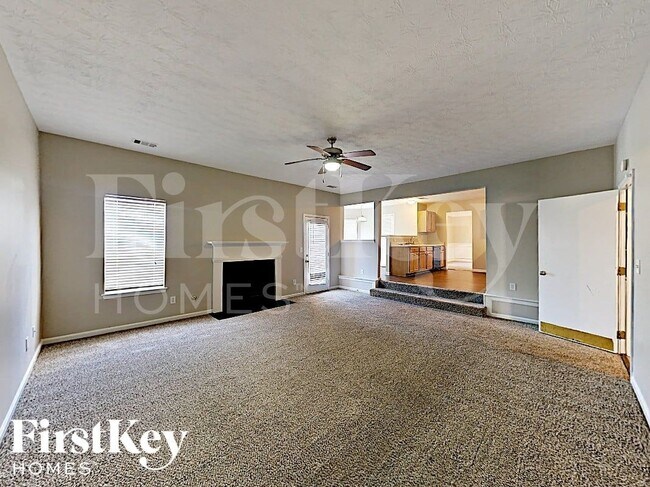 Foto del edificio - 505 Creekview Blvd