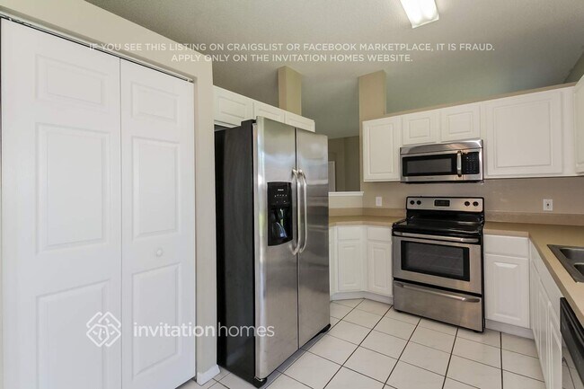 Building Photo - 9106 69th Ave E