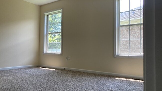 Building Photo - 3723 Woodbridge Ln