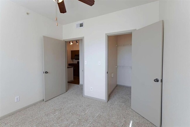 Building Photo - 12800 Center Lake Dr