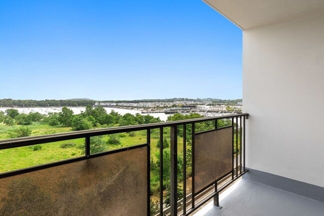 Building Photo - 73 Broad Reach